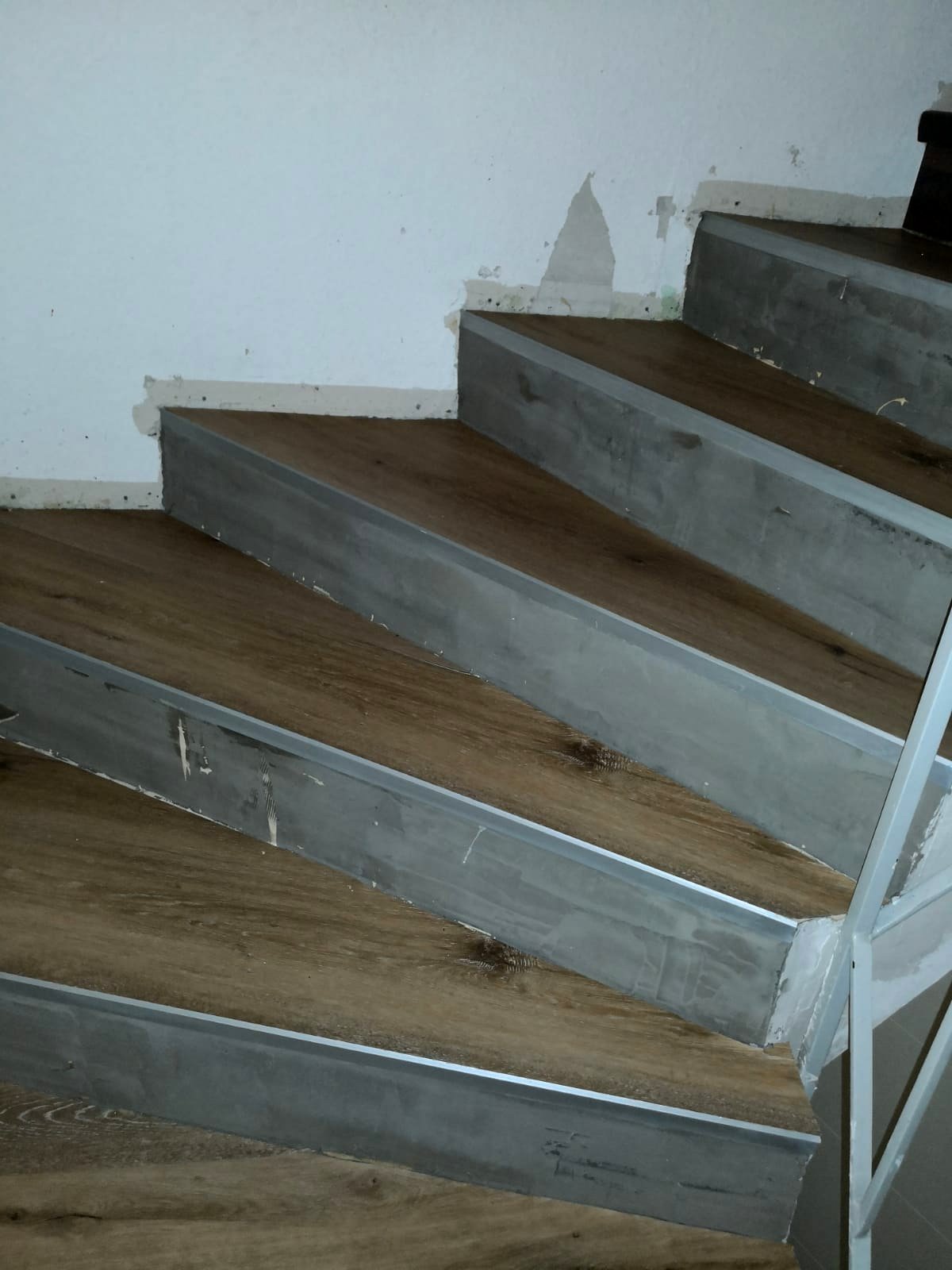 Mandic Baudekoration Treppe Bodenbelag (5)